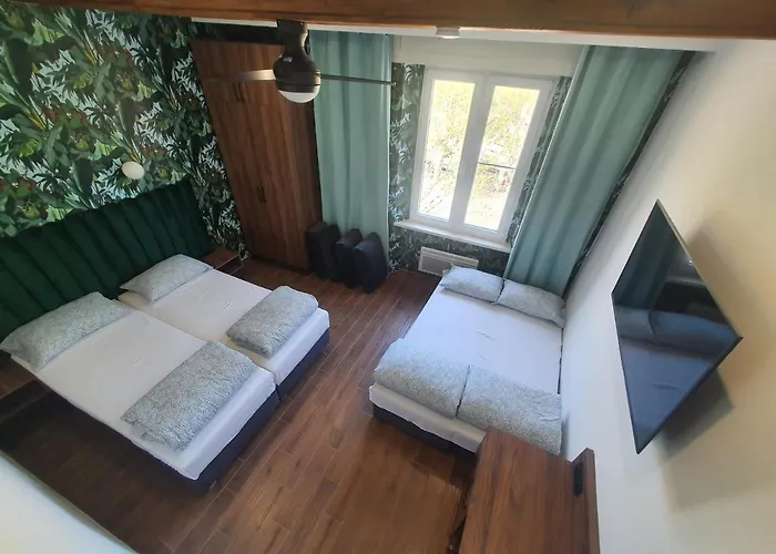 Luxurio Rooms With Baths