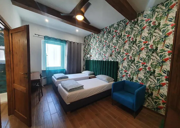 Luxurio Rooms With Baths